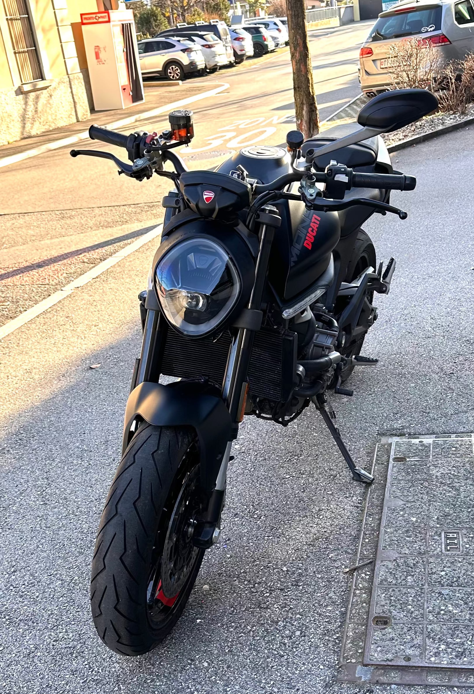 Ducati Monster 937
