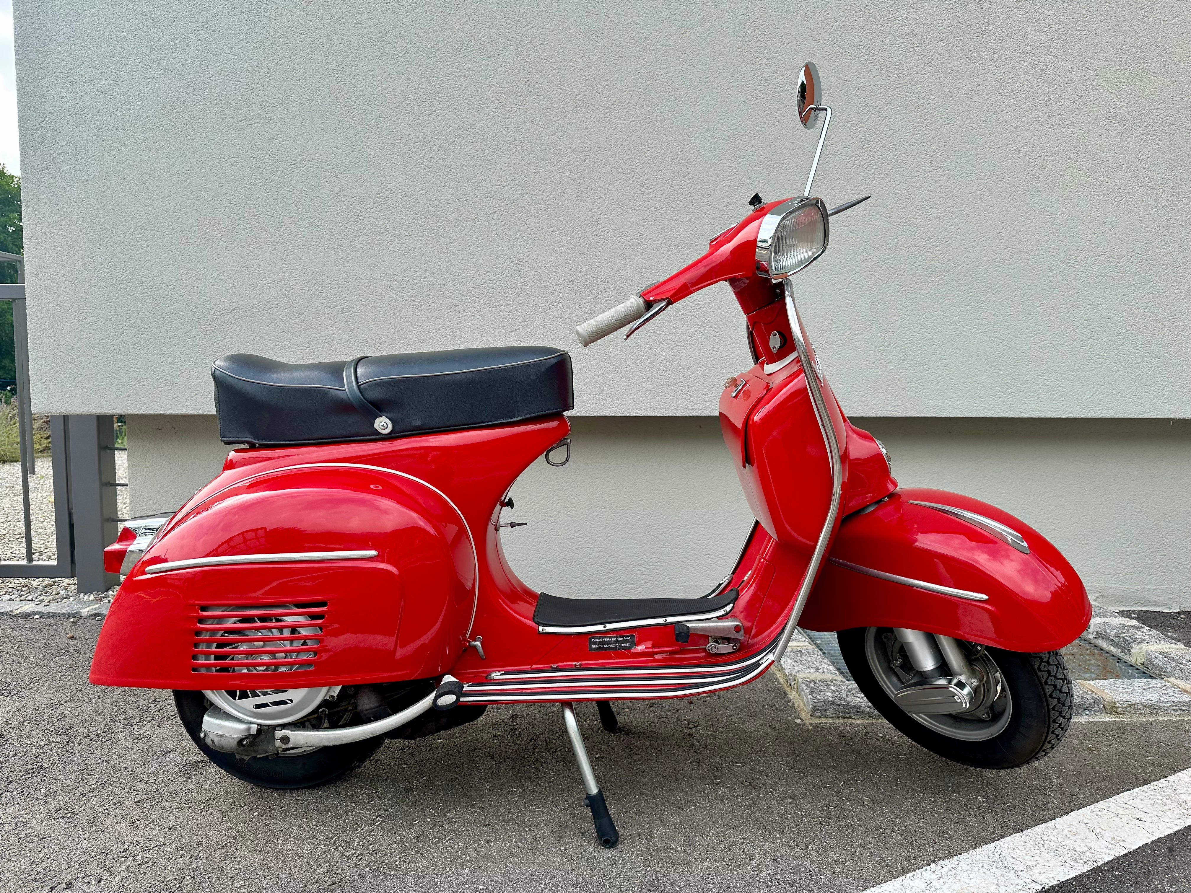 Vespa 180 Super Sport