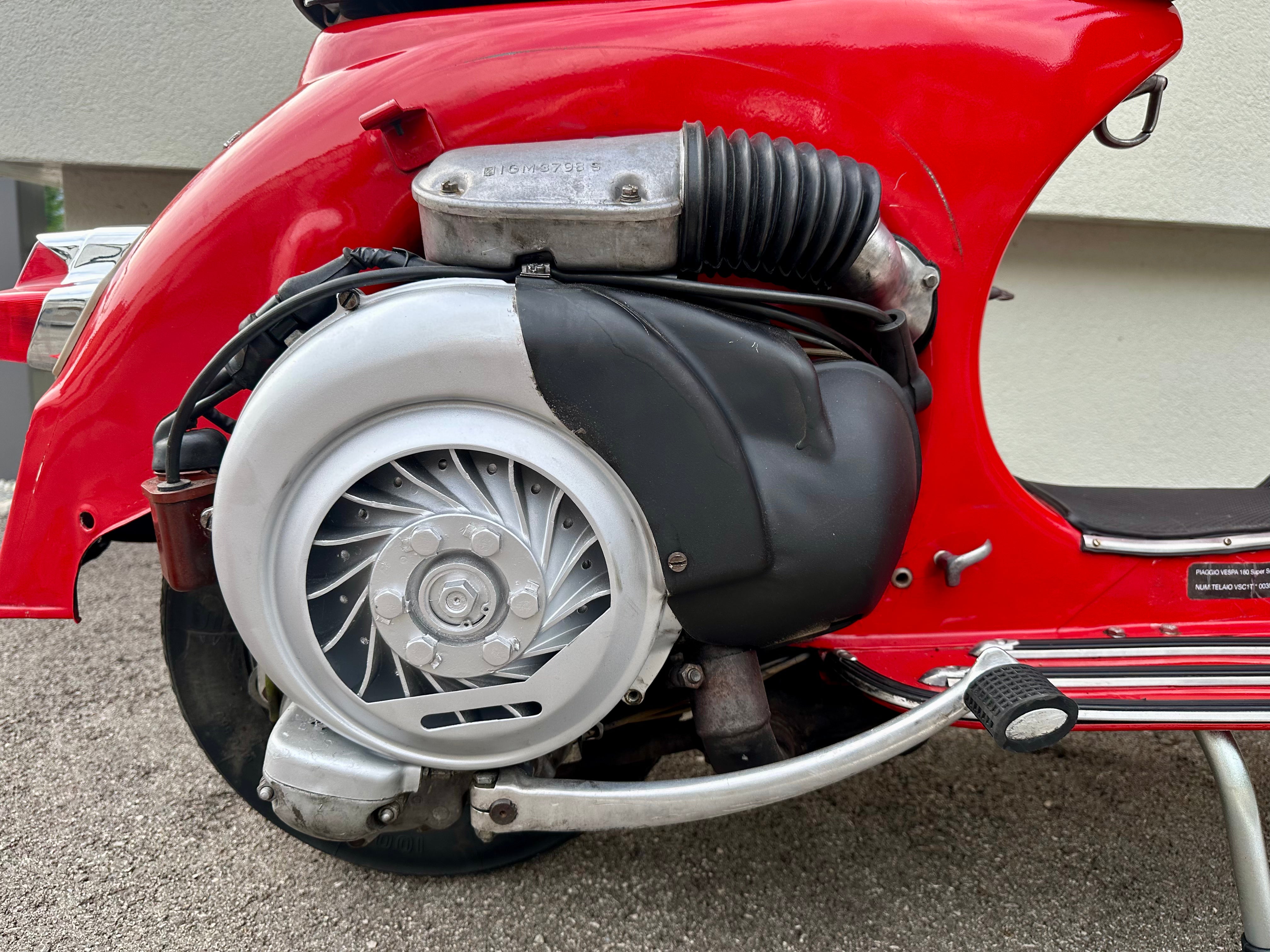 Vespa 180 Super Sport