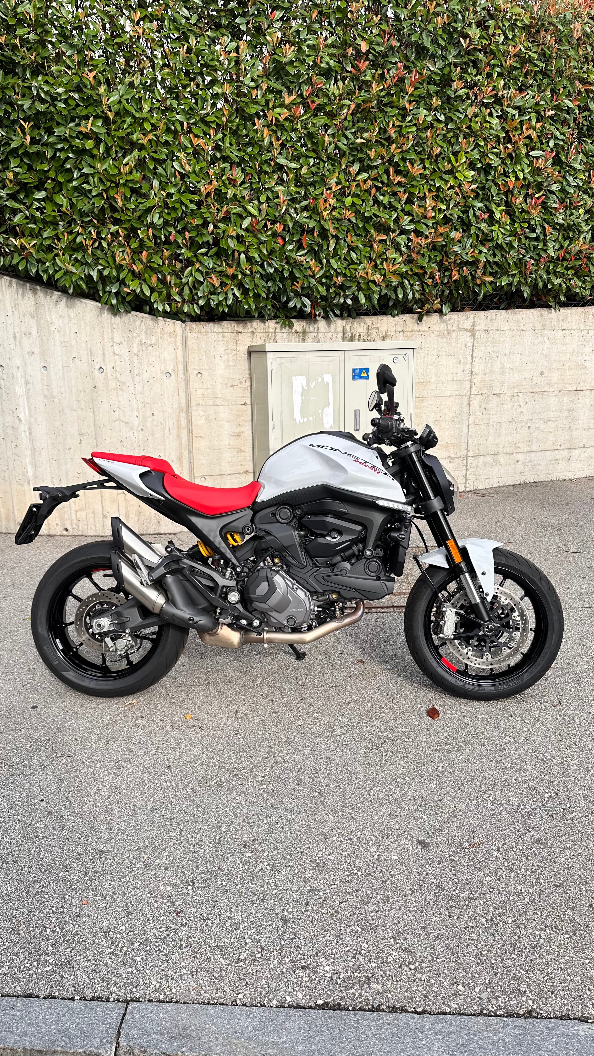 Ducati Monster 937