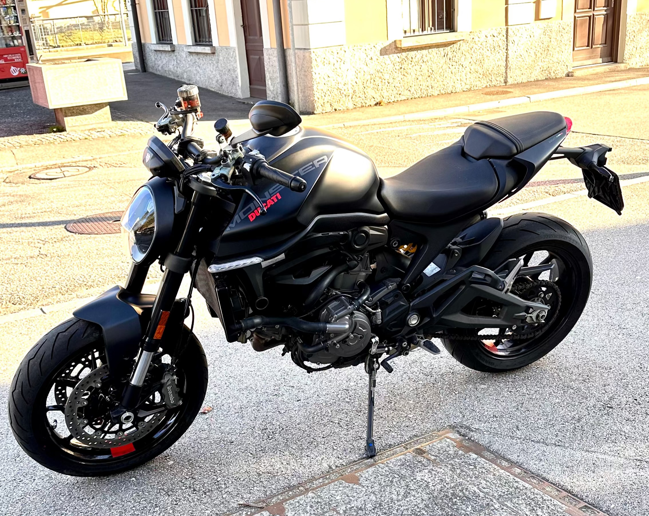 Ducati Monster 937
